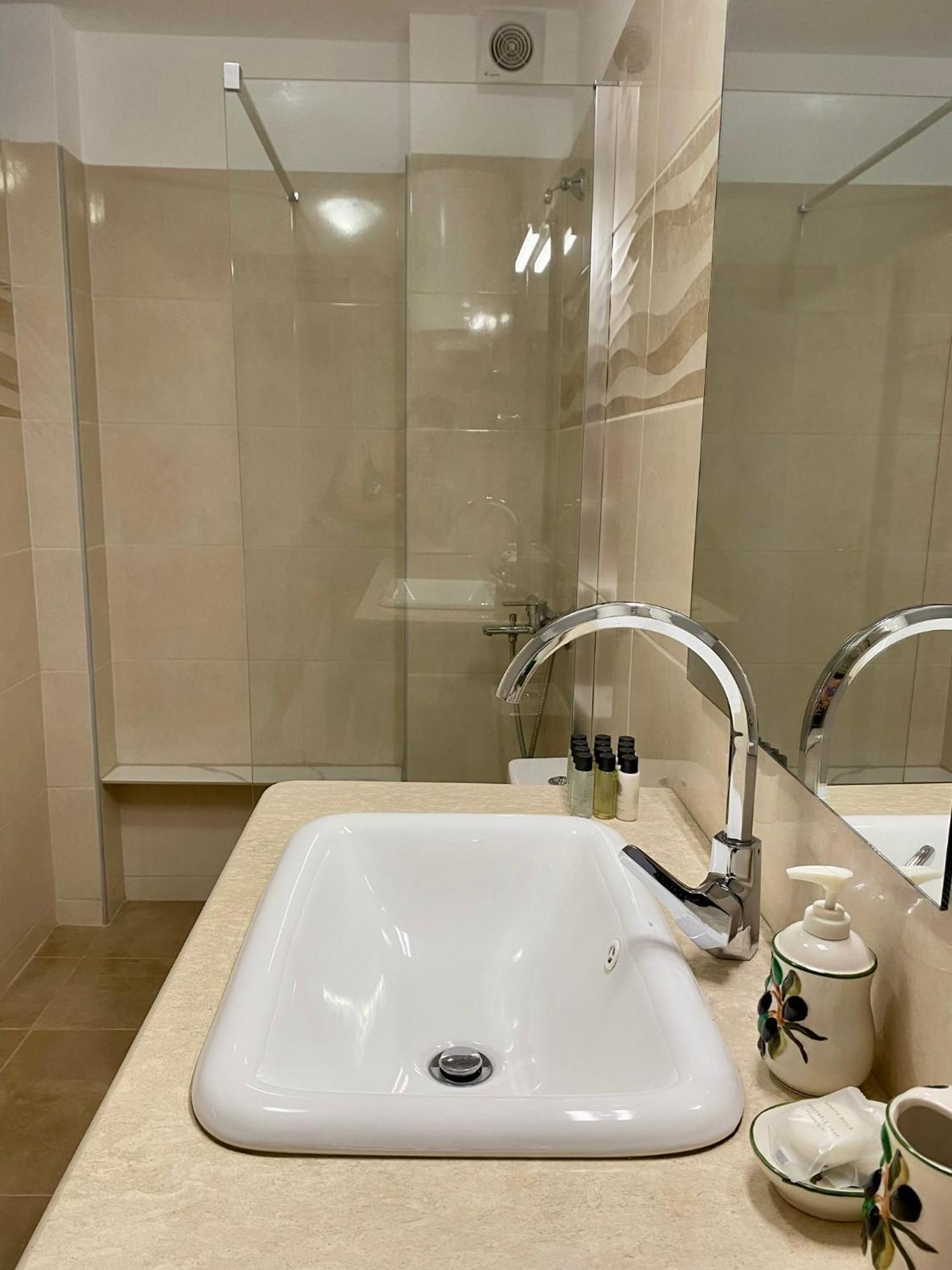 Arian Apartments Argostoli  Luaran gambar